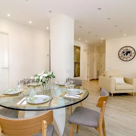 Lejlighed Spaces Oasis Suites- 4 Bedroom, 4 Ensuite Bathrooms, Terrace, Pool, Centre Sitges