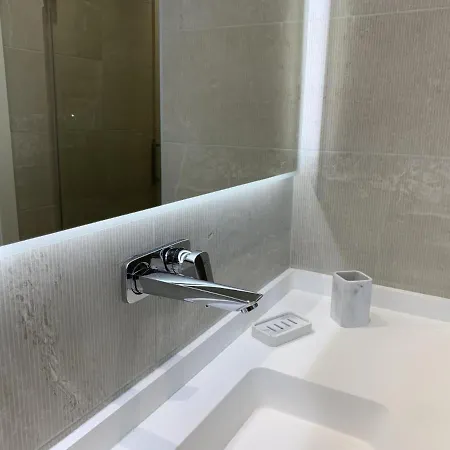 Lejlighed Spaces Oasis Suites- 4 Bedroom, 4 Ensuite Bathrooms, Terrace, Pool, Centre Sitges