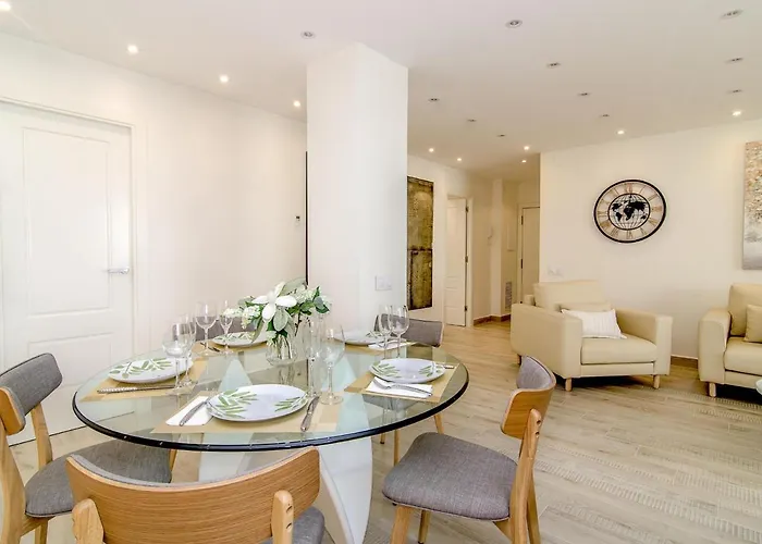 Apartman Spaces Oasis Suites- 4 Bedroom, 4 Ensuite Bathrooms, Terrace, Pool, Centre Sitges