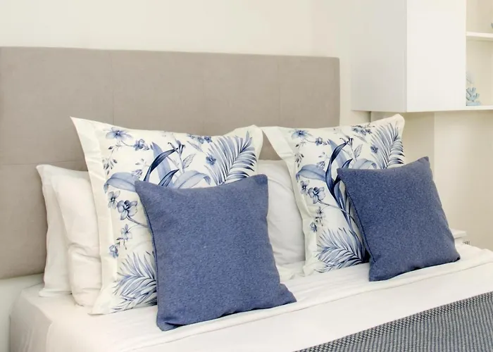 Apartman Spaces Oasis Suites- 4 Bedroom, 4 Ensuite Bathrooms, Terrace, Pool, Centre Sitges