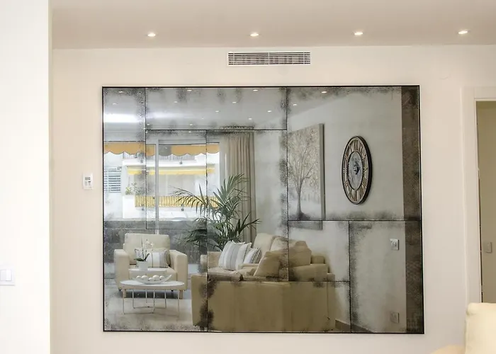 Spaces Oasis Suites- 4 Bedroom, 4 Ensuite Bathrooms, Terrace, Pool, Centre