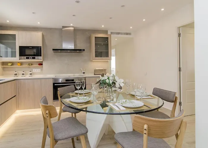 Spaces Oasis Suites- 4 Bedroom, 4 Ensuite Bathrooms, Terrace, Pool, Centre Apartman Sitges