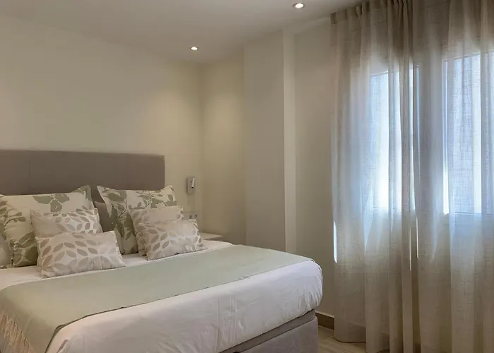 Spaces Oasis Suites- 4 Bedroom, 4 Ensuite Bathrooms, Terrace, Pool, Centre Apartman Sitges