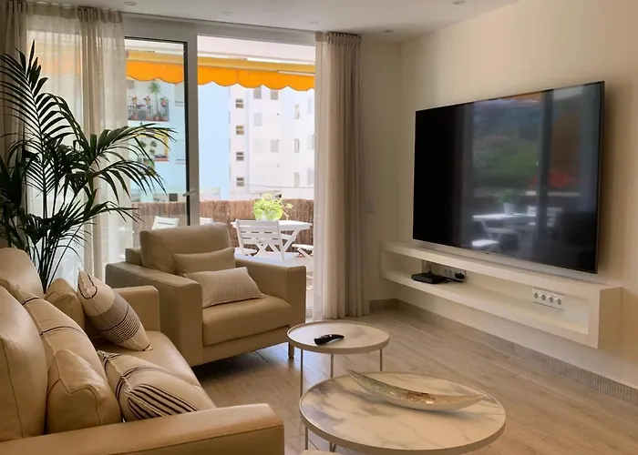 Spaces Oasis Suites- 4 Bedroom, 4 Ensuite Bathrooms, Terrace, Pool, Centre * Sitges