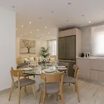 Spaces Oasis Suites- 4 Bedroom, 4 Ensuite Bathrooms, Terrace, Pool, Centre * Sitges