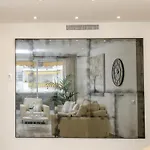 Spaces Oasis Suites- 4 Bedroom, 4 Ensuite Bathrooms, Terrace, Pool, Centre