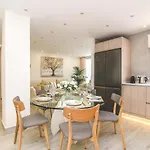 Spaces Oasis Suites- 4 Bedroom, 4 Ensuite Bathrooms, Terrace, Pool, Centre Apartamento
