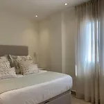 Spaces Oasis Suites- 4 Bedroom, 4 Ensuite Bathrooms, Terrace, Pool, Centre Apartamento Sitges