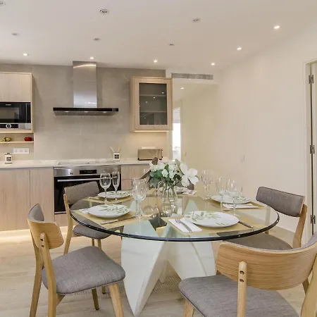 Spaces Oasis Suites- 4 Bedroom, 4 Ensuite Bathrooms, Terrace, Pool, Centre Apartment Sitges
