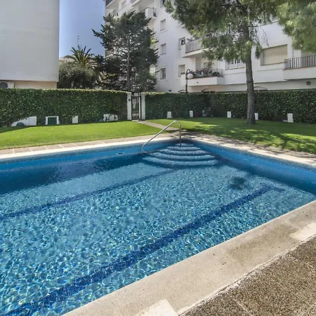 Apartment Spaces Oasis Suites- 4 Bedroom, 4 Ensuite Bathrooms, Terrace, Pool, Centre Sitges