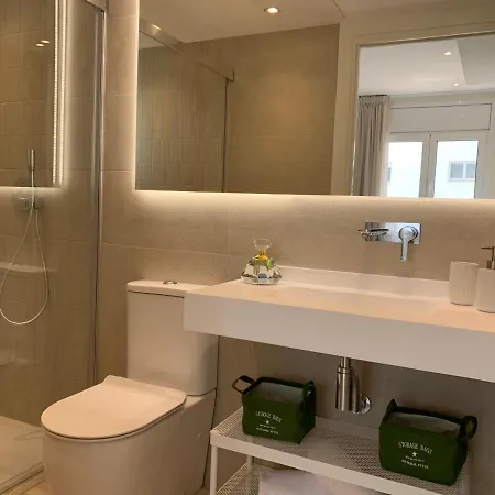 Spaces Oasis Suites- 4 Bedroom, 4 Ensuite Bathrooms, Terrace, Pool, Centre Sitges