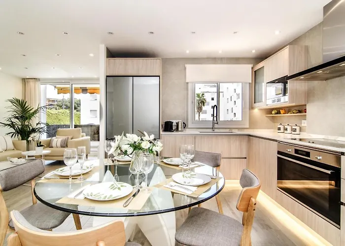 Spaces Oasis Suites- 4 Bedroom, 4 Ensuite Bathrooms, Terrace, Pool, Centre Lägenhet