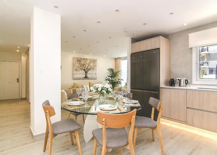 Spaces Oasis Suites- 4 Bedroom, 4 Ensuite Bathrooms, Terrace, Pool, Centre Lägenhet