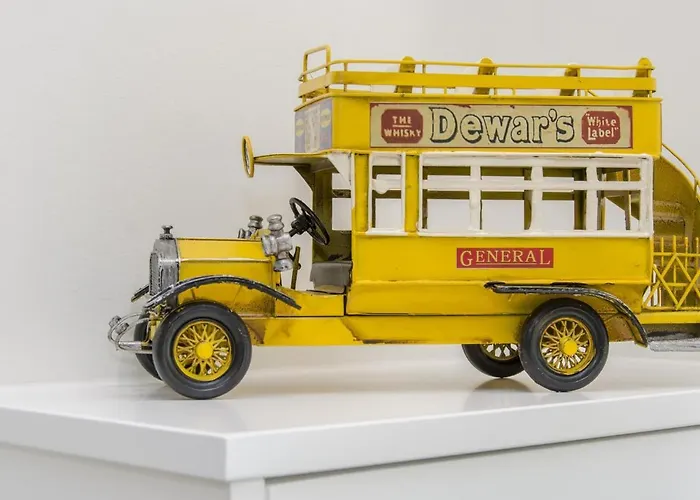 Spaces Oasis Suites- 4 Bedroom, 4 Ensuite Bathrooms, Terrace, Pool, Centre * Sitges