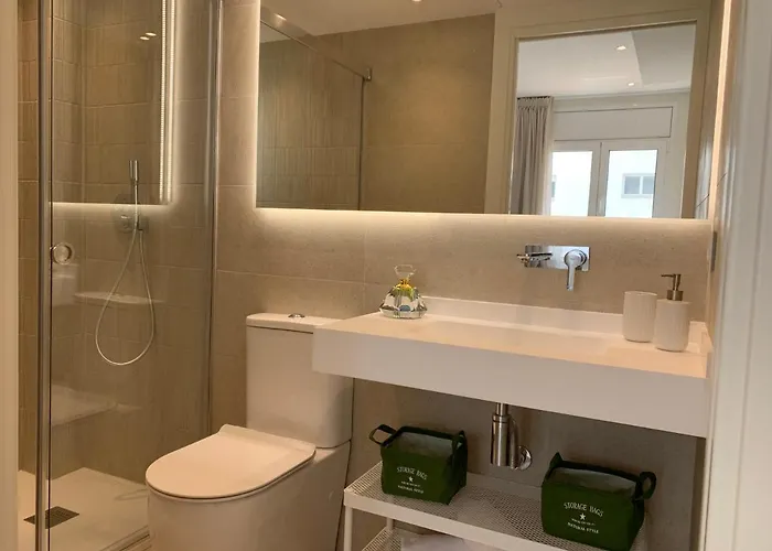 Spaces Oasis Suites- 4 Bedroom, 4 Ensuite Bathrooms, Terrace, Pool, Centre Sitges