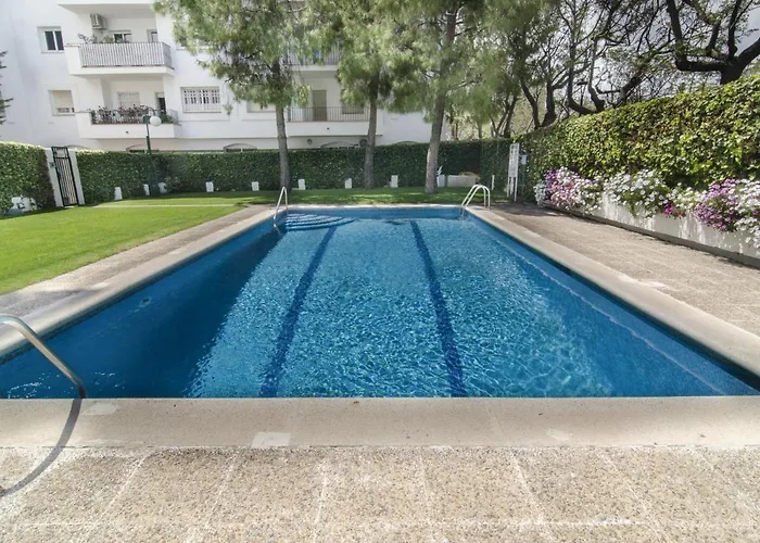 Spaces Oasis Suites- 4 Bedroom, 4 Ensuite Bathrooms, Terrace, Pool, Centre Sitges