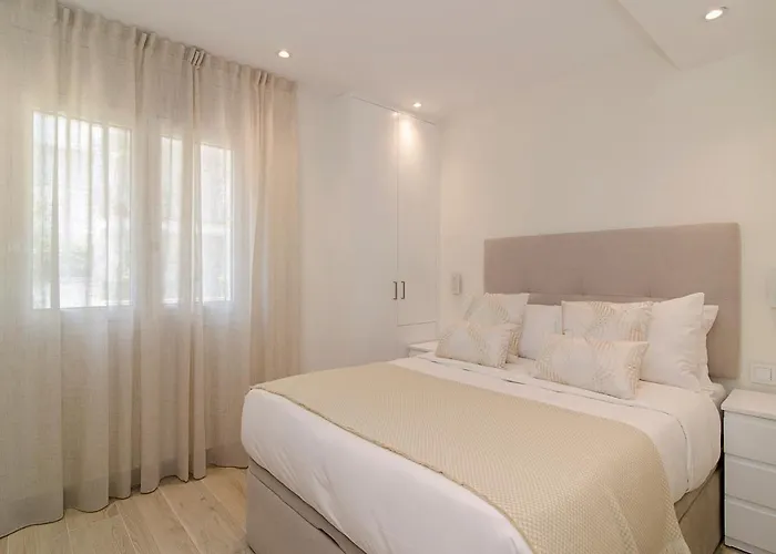 Apartament Spaces Oasis Suites- 4 Bedroom, 4 Ensuite Bathrooms, Terrace, Pool, Centre